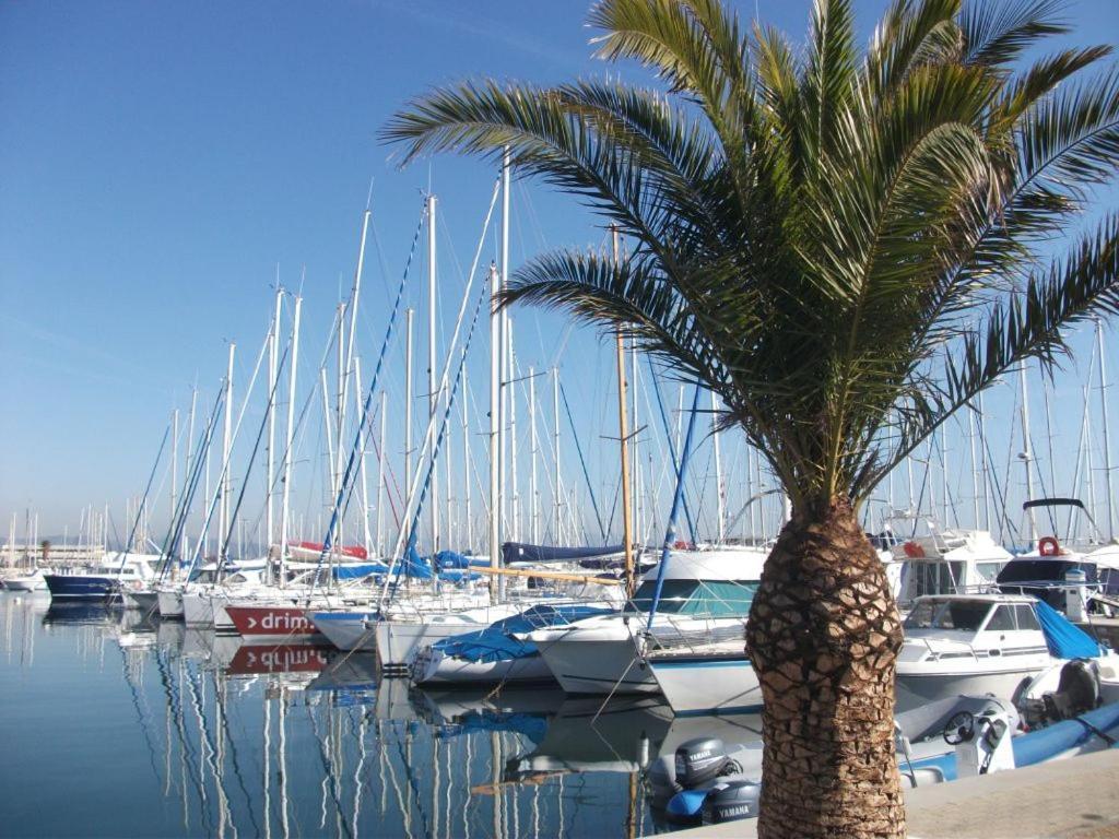 Port De Hyeres L'Etoile Marine Apartment Bagian luar foto