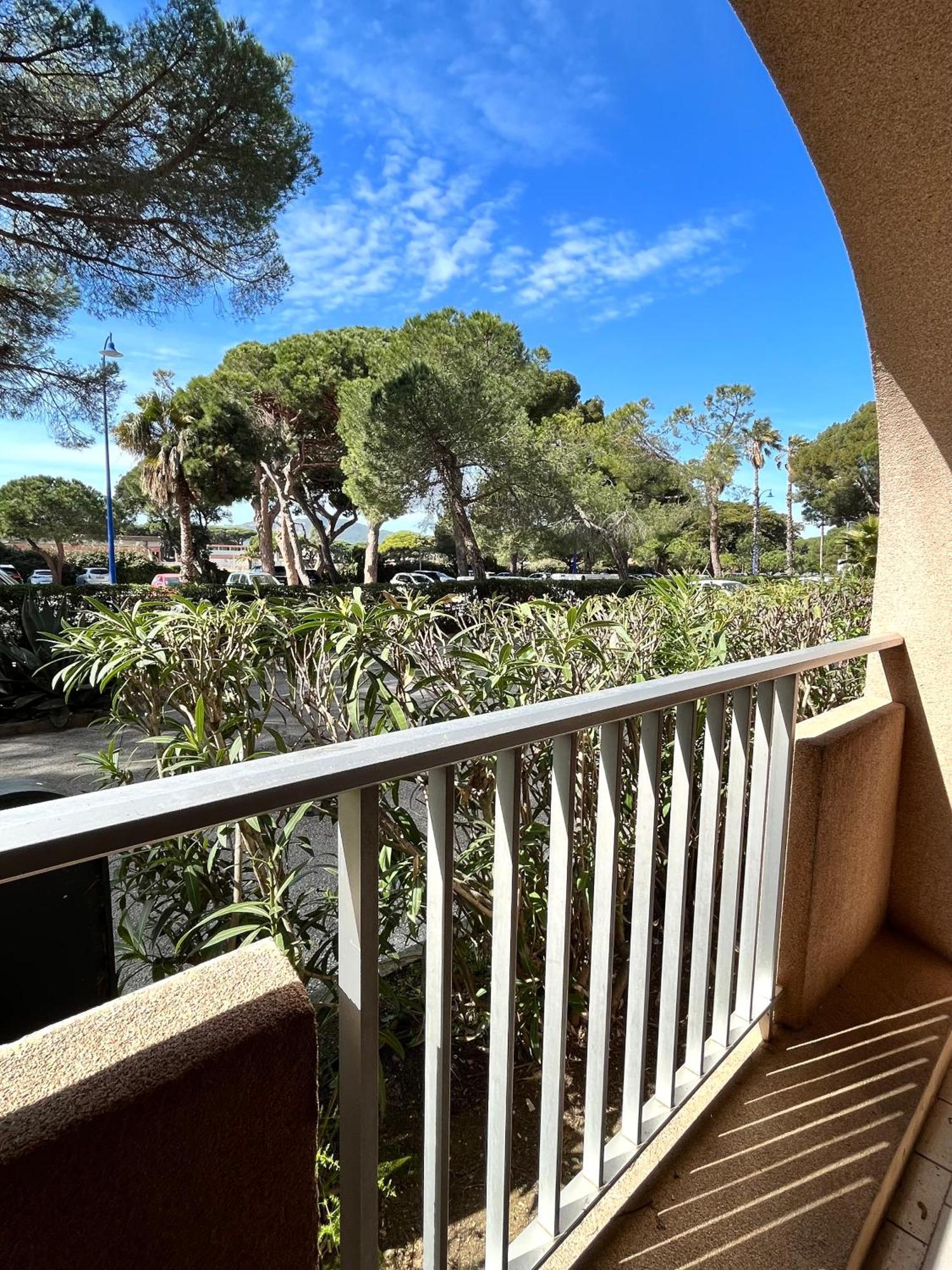 Port De Hyeres L'Etoile Marine Apartment Bagian luar foto