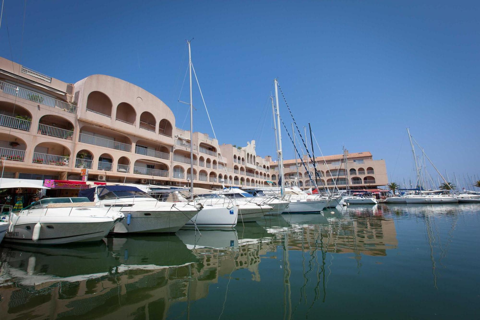 Port De Hyeres L'Etoile Marine Apartment Bagian luar foto