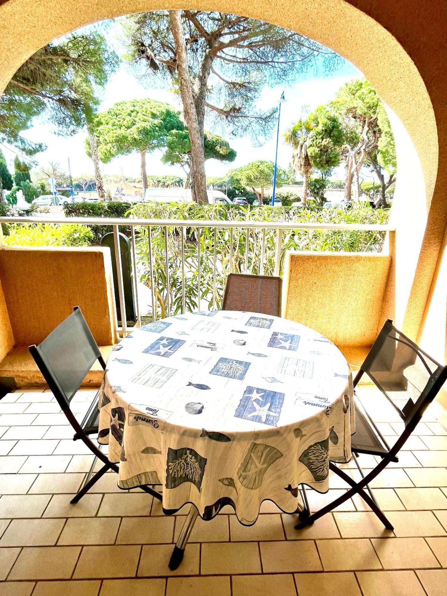 Port De Hyeres L'Etoile Marine Apartment Bagian luar foto